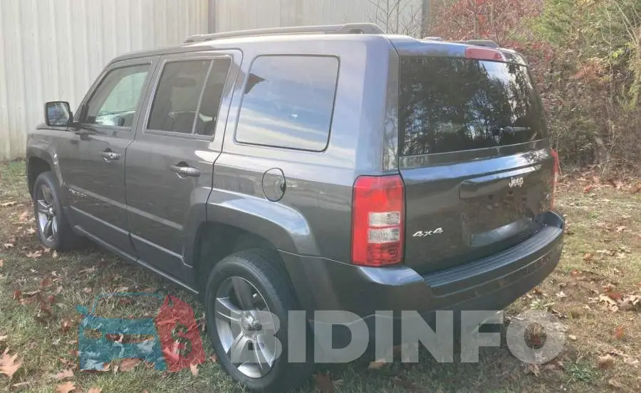 1C4NJRFB7FD437978 Photo# 3