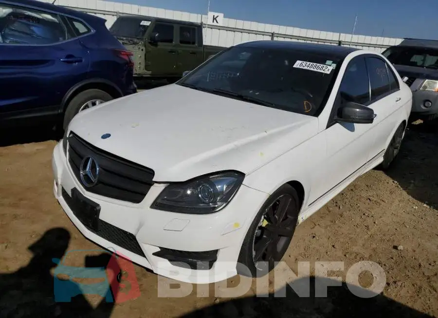 WDDGF4HB4DR298568 Photo# 2
