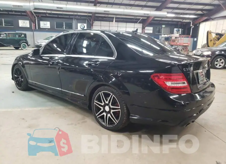 WDDGF8AB4DR263272 Photo# 2