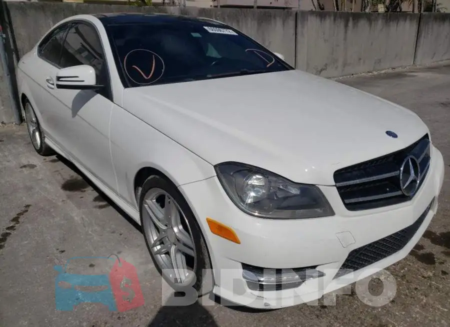 WDDGJ4HB1EG170381 Photo# 1