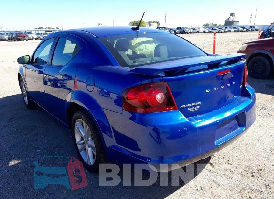 1C3CDZCB8DN552488 Photo# 3