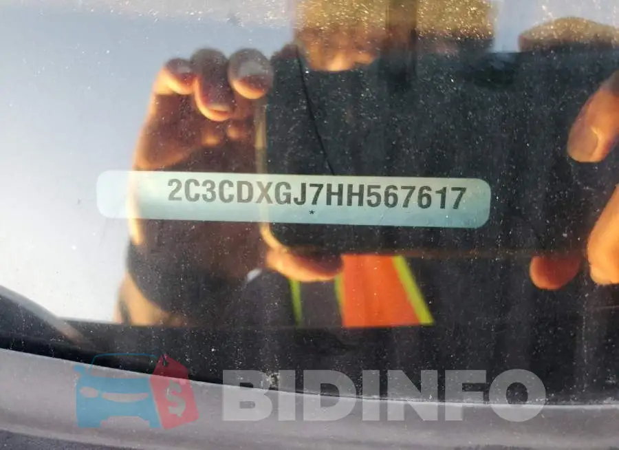 2C3CDXGJ7HH567617 Photo# 13