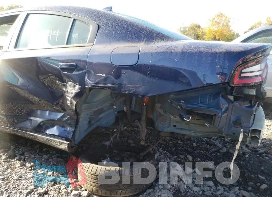 2C3CDXHG4FH824426 Photo# 9