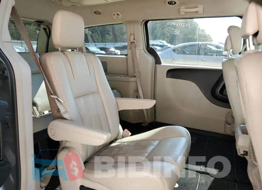 2C4RC1BG8DR584173 Photo# 6
