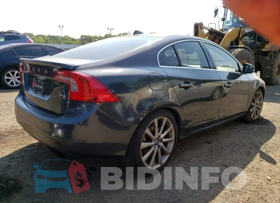 YV140MFB2F1305899 Photo# 4