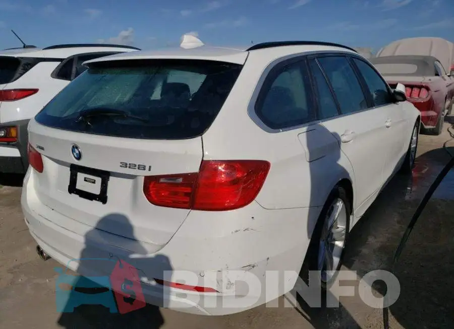 WBA3G7C57FK481318 Photo# 4