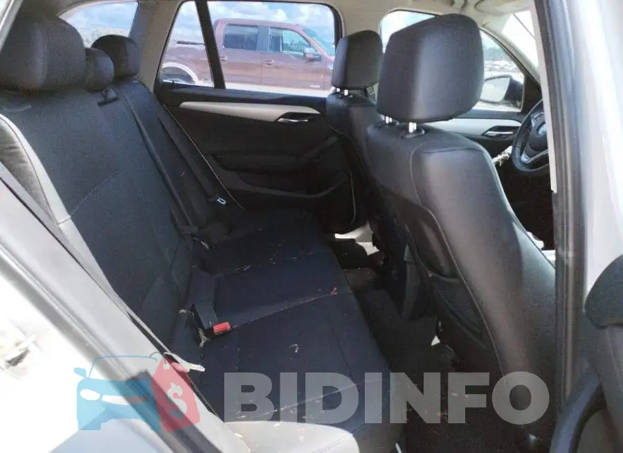 WBAVM1C53DVW41611 Photo# 6