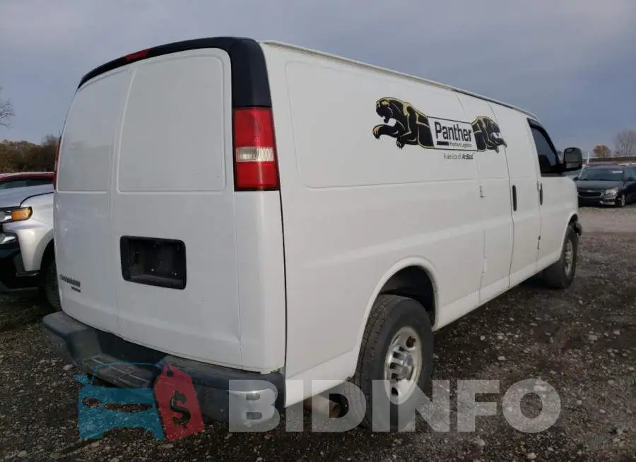 1GCWGGCA9E1209953 Photo# 4