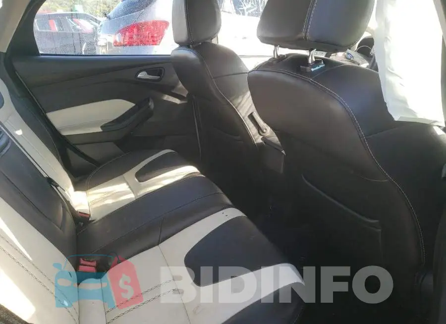 1FADP3F22EL237740 Photo# 6