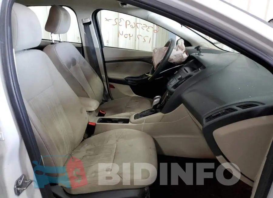 1FADP3F24FL241144 Photo# 5