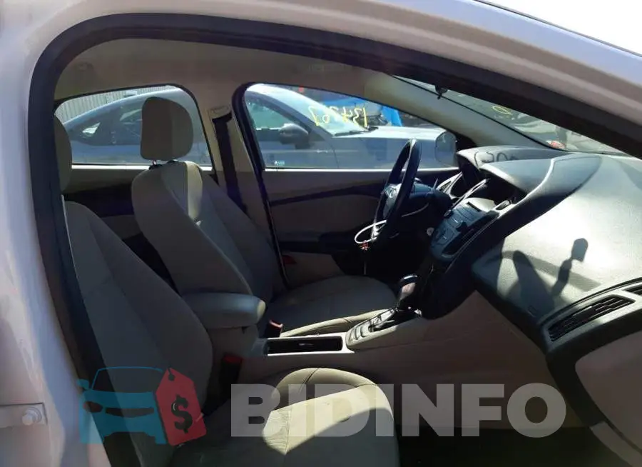 1FADP3F25FL350051 Photo# 5