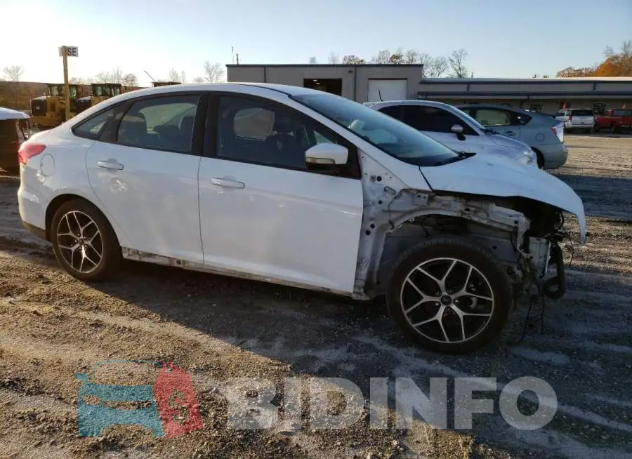 1FADP3F2XGL402050 Photo# 4
