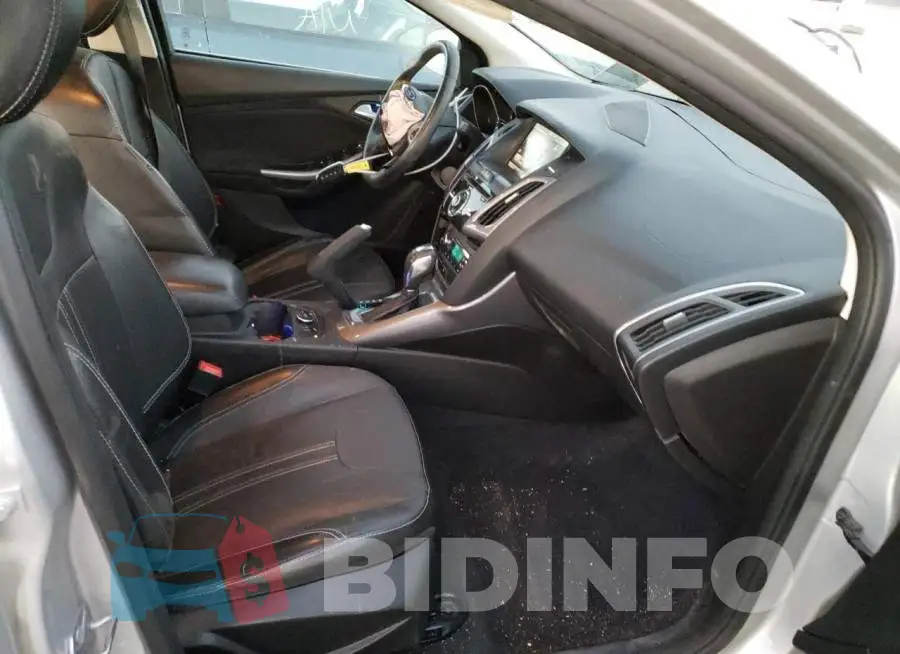 1FADP3N20EL463373 Photo# 5