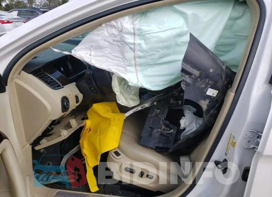 1FAHP2F82FG155002 Photo# 5