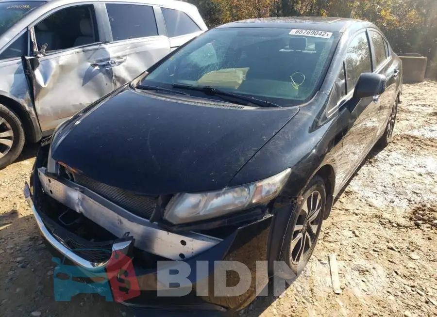 19XFB2F82DE076586 Photo# 2
