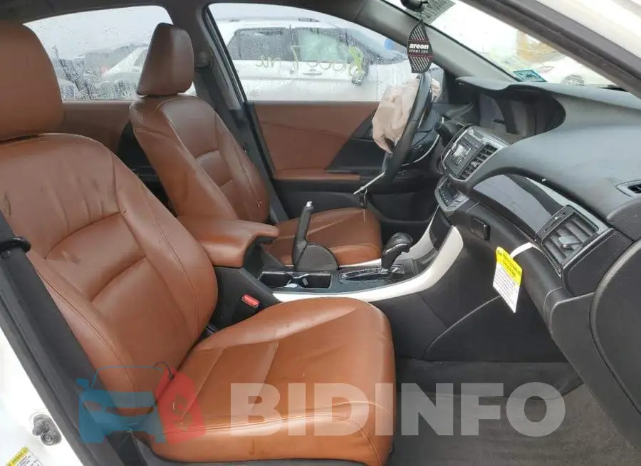 1HGCR2F55FA226752 Photo# 5