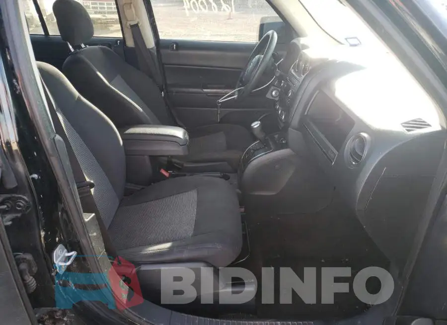 1C4NJPBA2GD599987 Photo# 5
