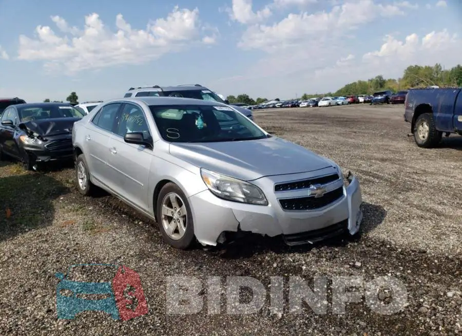 1G11B5SAXDF124046 Photo# 1