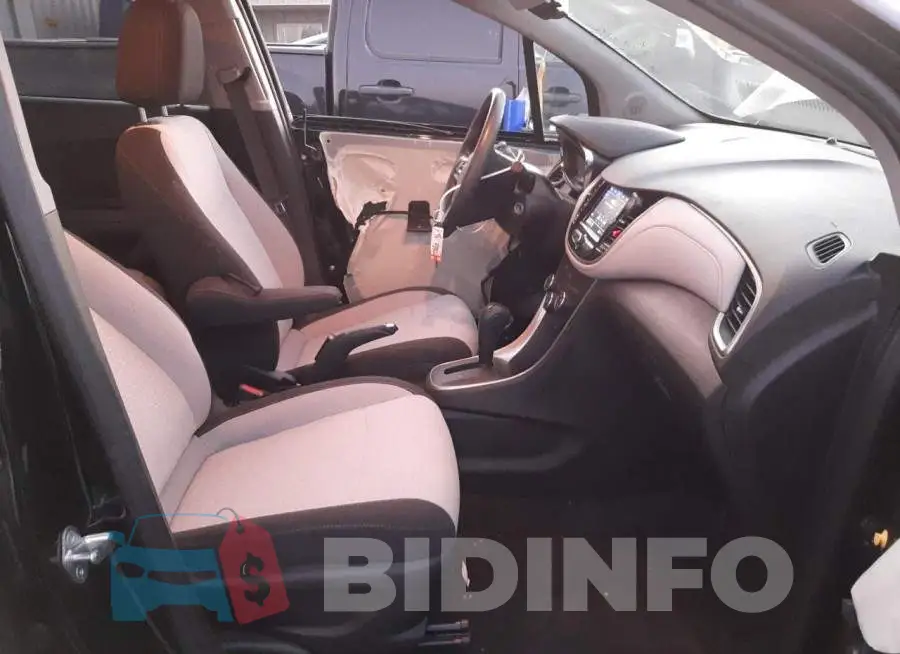 3GNCJNSB5LL298470 Photo# 5