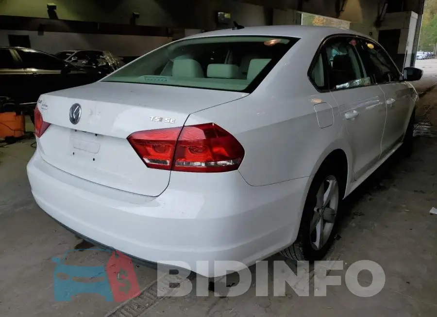 1VWBS7A39FC012351 Photo# 4