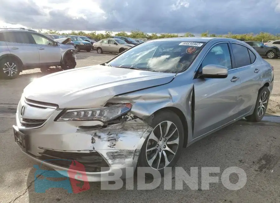 19UUB1F33HA010676 Photo# 2