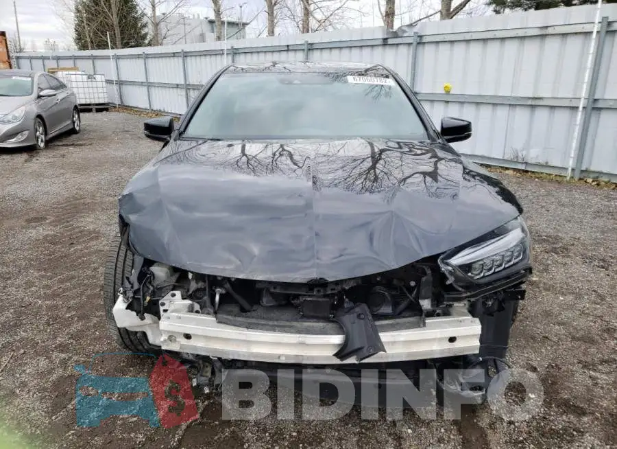 19UUB3F82KA802526 Photo# 5