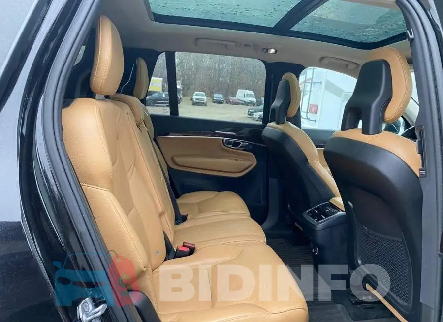 YV4A22PK8G1053192 Photo# 10