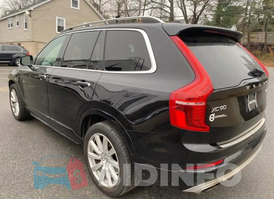 YV4A22PK8G1053192 Photo# 4