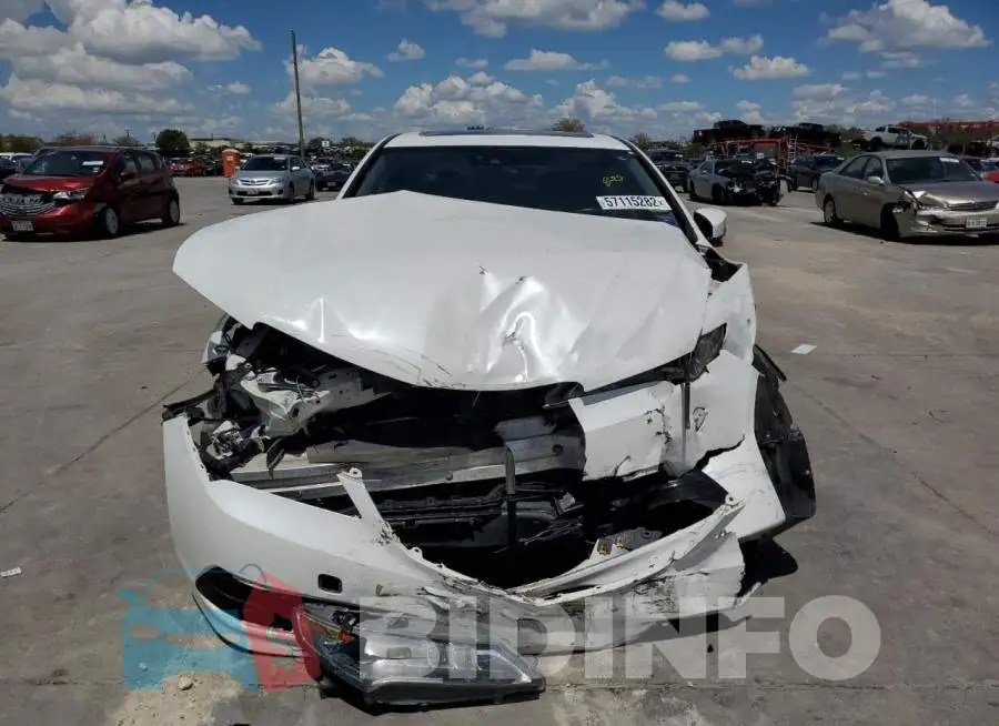 19UUB1F54GA010525 Photo# 9