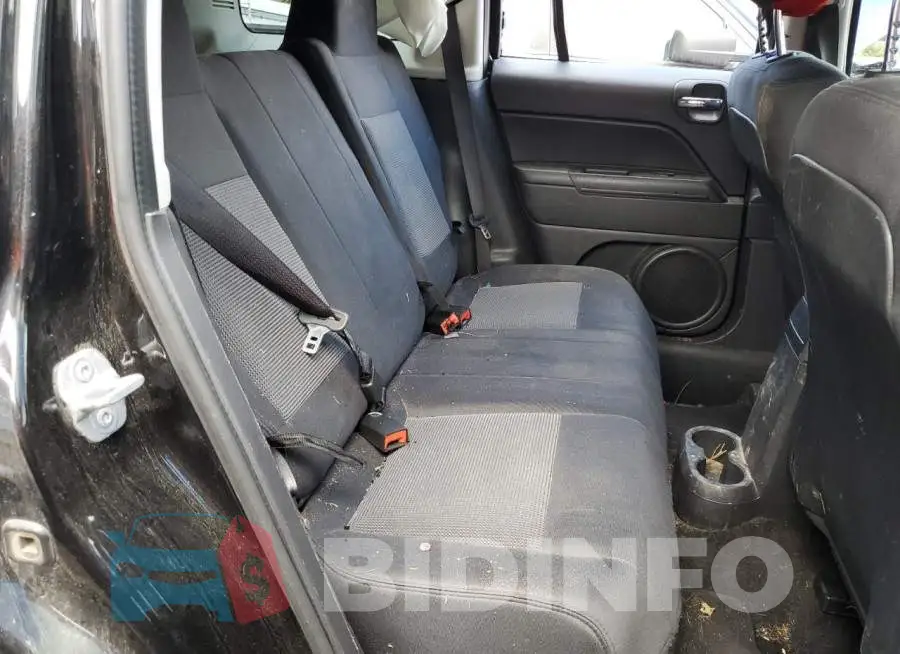 1C4NJRFB7ED601860 Photo# 6