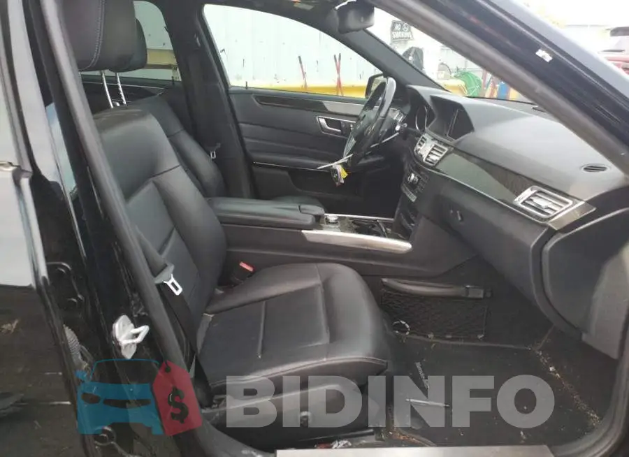 WDDHF5KB3FB113098 Photo# 5