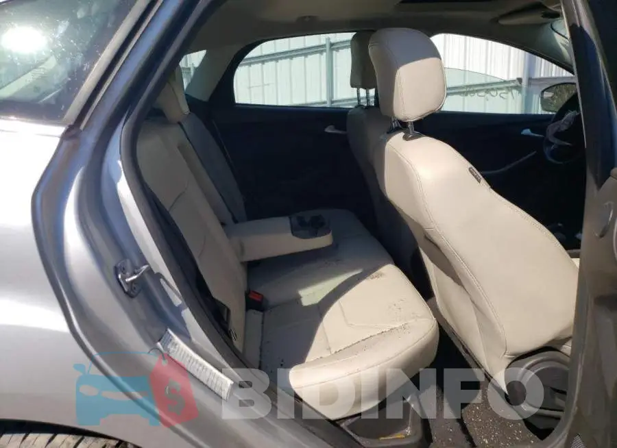 1FADP3N2XHL279613 Photo# 6