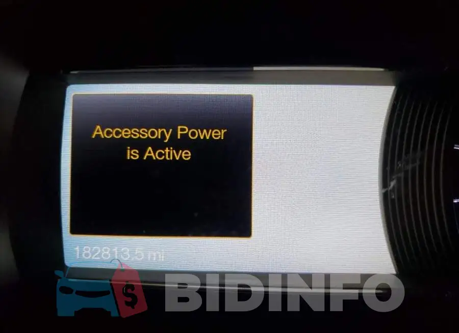 1FAHP2F88DG102303 Photo# 8