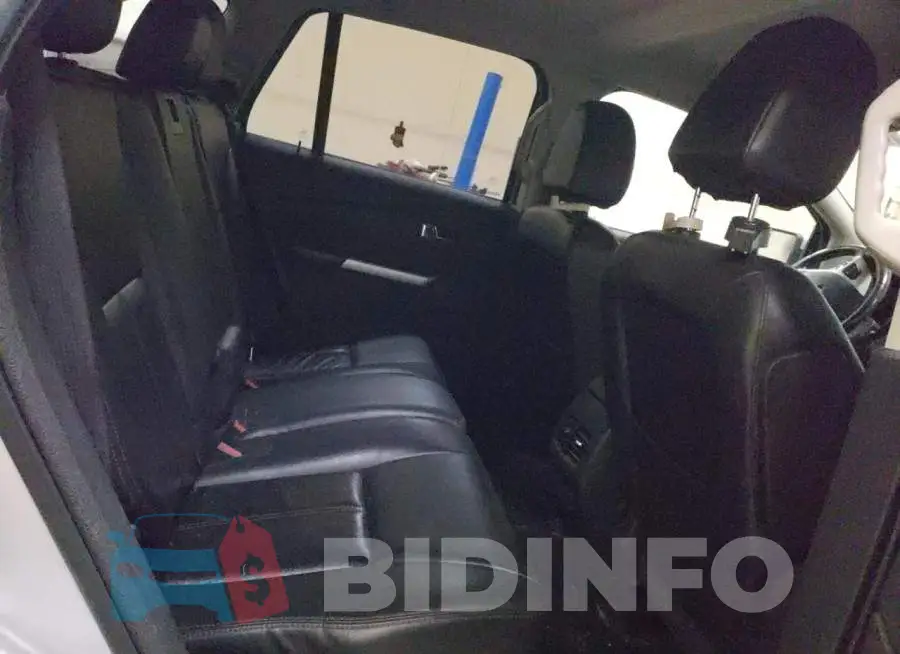 2FMDK3JC3DBB82461 Photo# 11