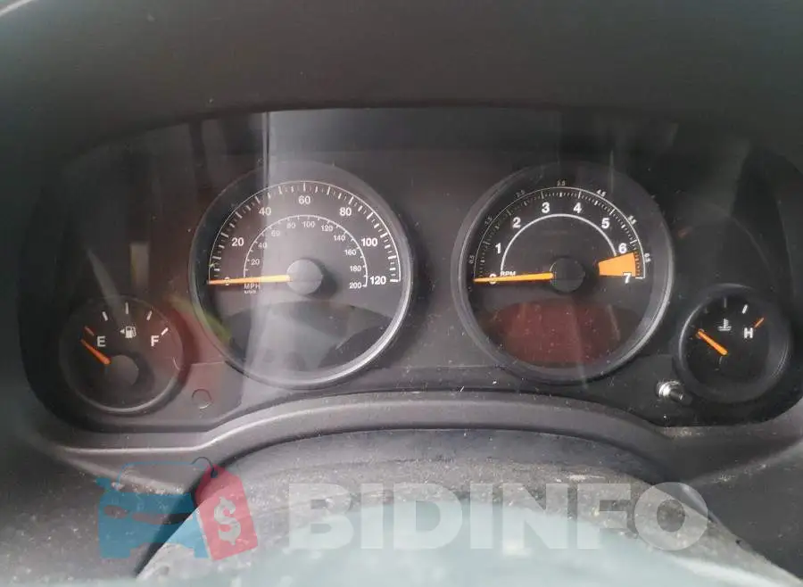1C4NJPBB2FD145682 Photo# 8