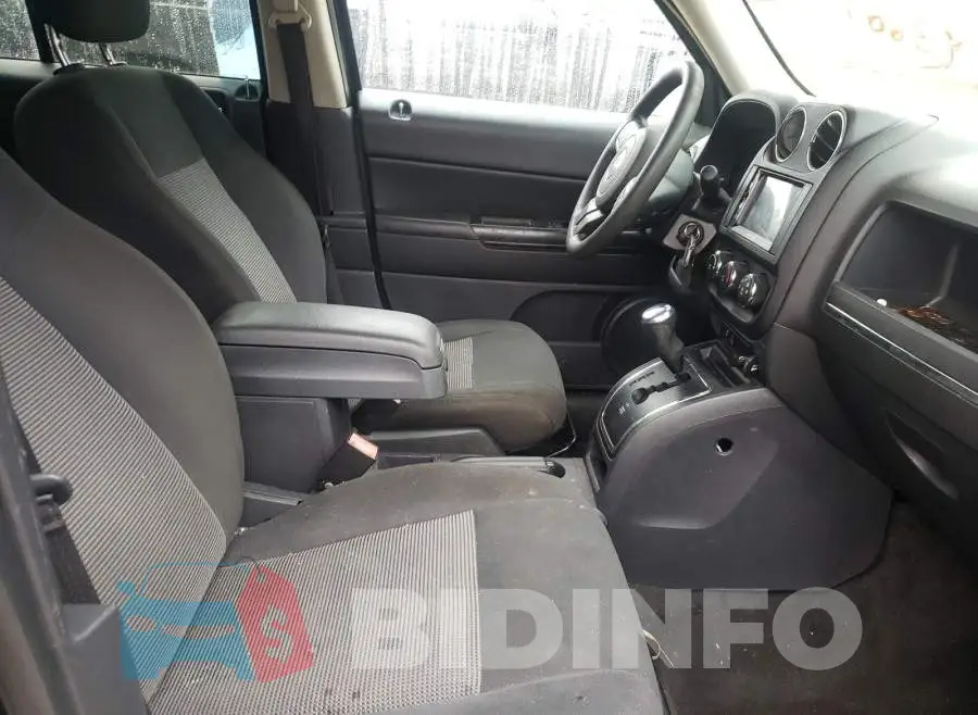 1C4NJPBB2FD145682 Photo# 5