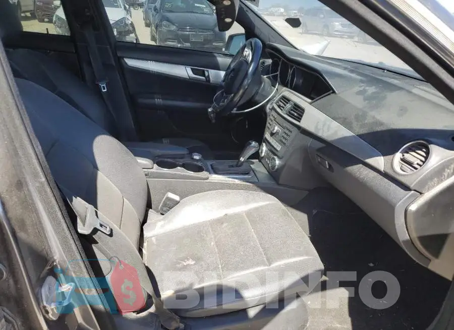 WDDGF4HB2DR267917 Photo# 5