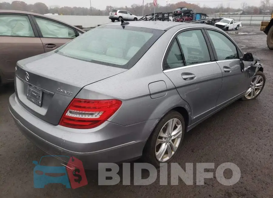 WDDGF8AB8DR269771 Photo# 4
