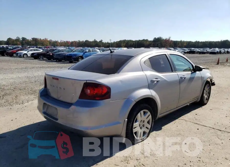 1C3CDZAB7DN752832 Photo# 4