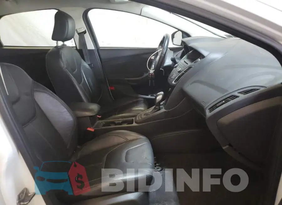 1FADP3K22GL222843 Photo# 5