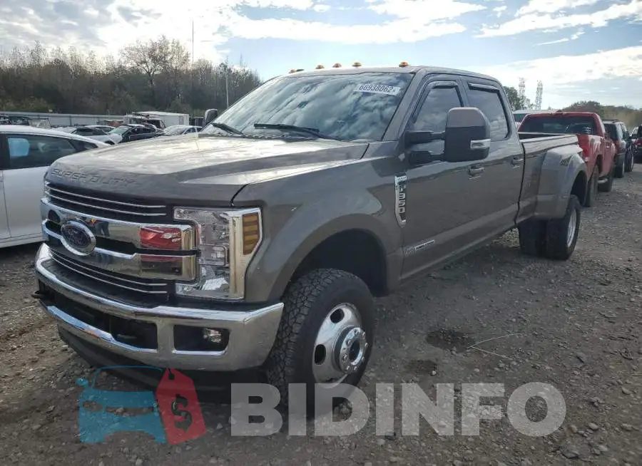 1FT8W3DT9JEB61779 Photo# 2