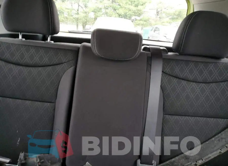 KNDJN2A27F7771542 Photo# 10
