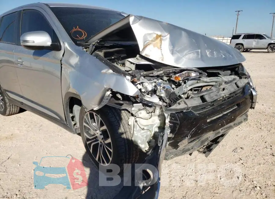 JA4AD3A37JZ023625 Photo# 9