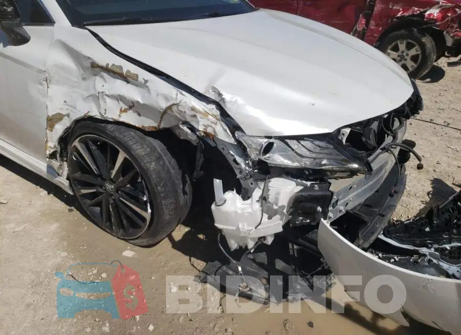 4T1B61HK6JU092563 Photo# 9