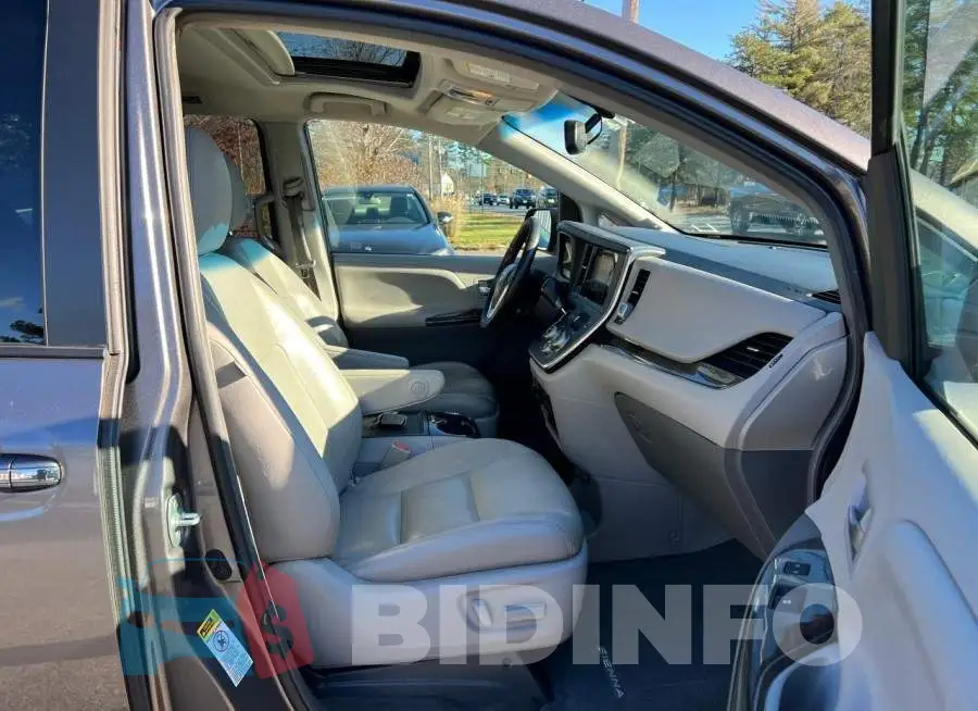 5TDYK3DCXGS762830 Photo# 5