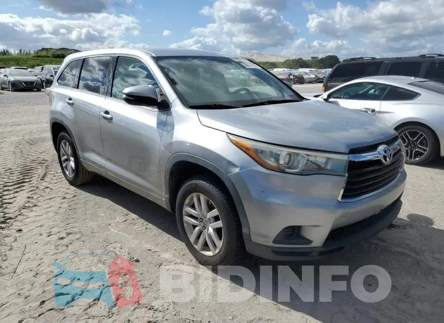 5TDZARFH7FS011881 Photo# 4