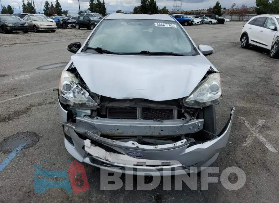 JTDKDTB32E1572596 Photo# 9