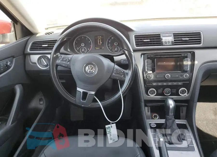 1VWBS7A30FC016532 Photo# 9