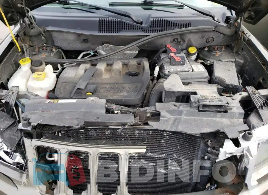 1C4NJDEB8FD184643 Photo# 12