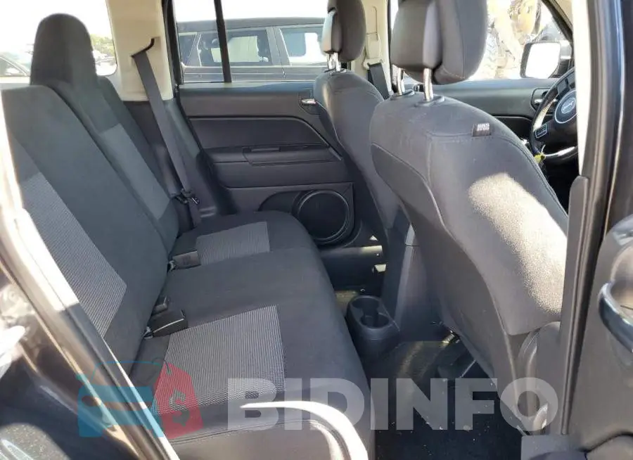 1C4NJRFBXED575593 Photo# 6